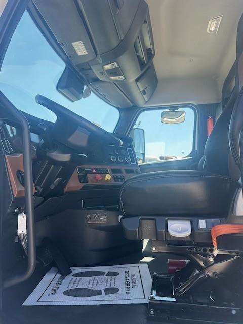 2023 Freightliner Cascadia-4
