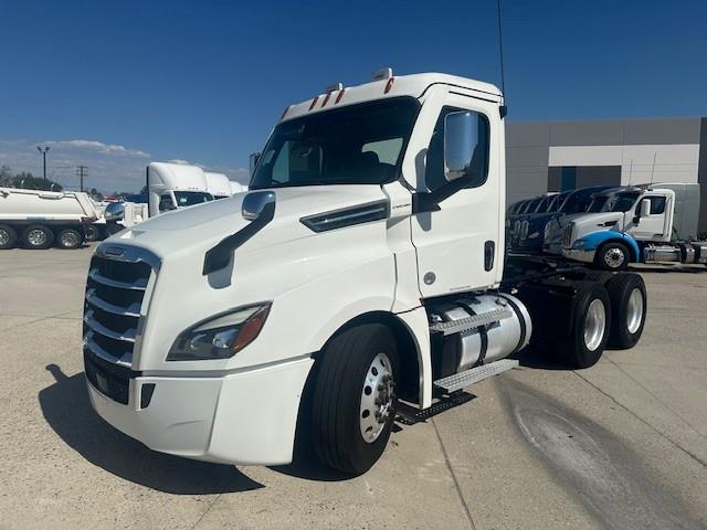 2023 Freightliner Cascadia-0