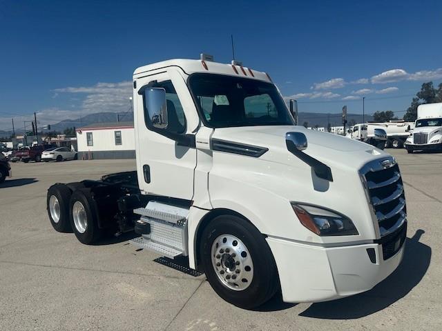 2023 Freightliner Cascadia-6