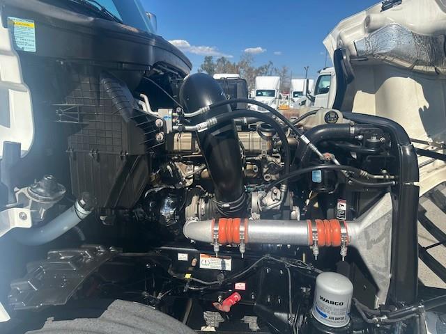 2023 Freightliner Cascadia-9