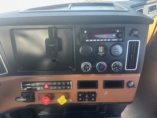 2023 Freightliner Cascadia-10