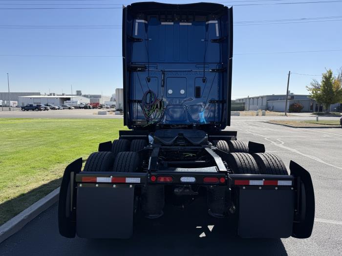 2027 International LT625-4