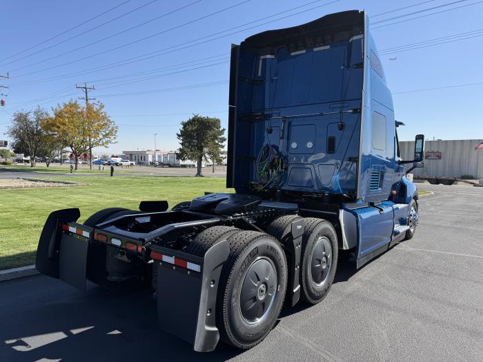 2027 International LT625-5