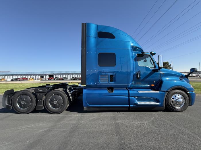2027 International LT625-6