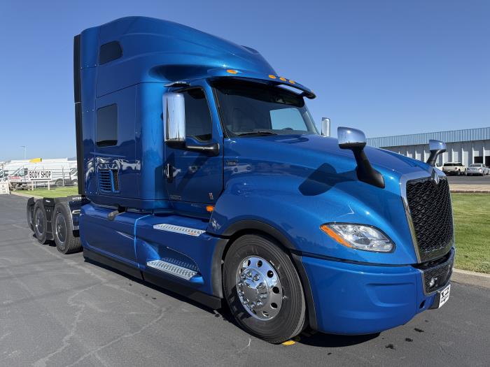 2027 International LT625-7