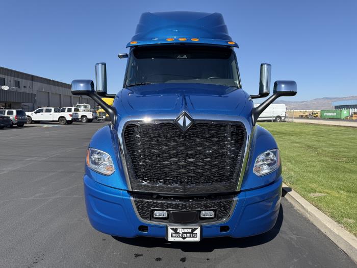 2027 International LT625-8