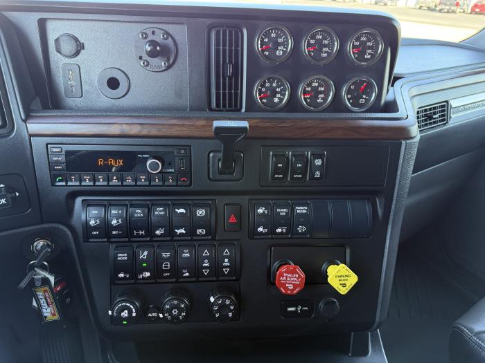 2027 International LT625-19