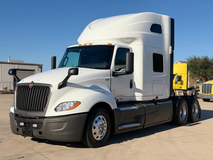 2022 International LT625-0