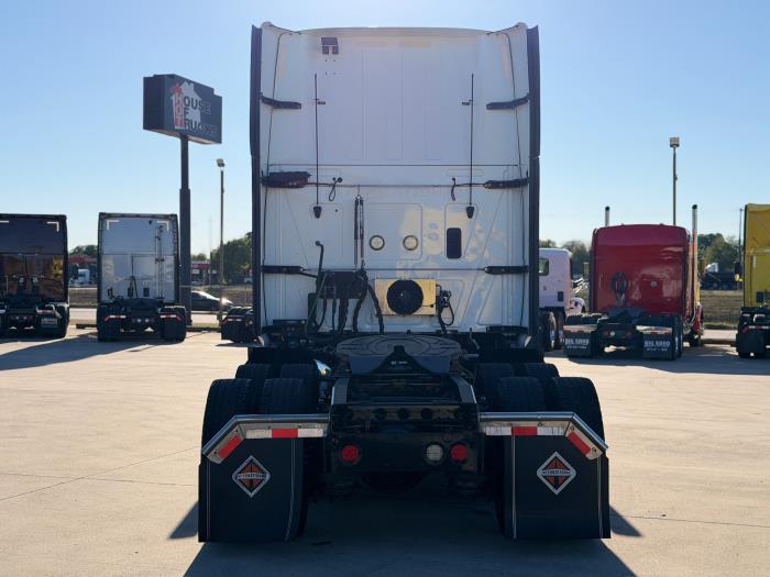 2022 International LT625-5