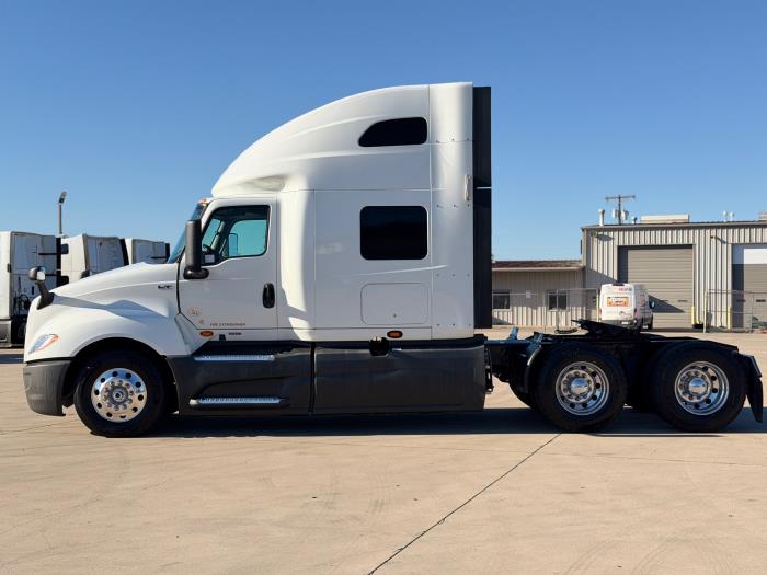 2022 International LT625-7