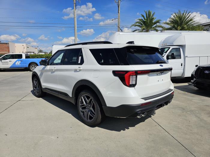2026 Ford Explorer-7