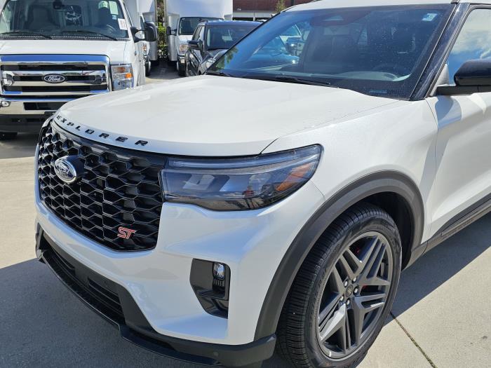 2026 Ford Explorer-9