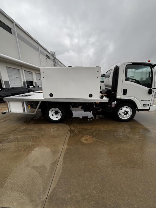 2026 Isuzu NPR-HD-6