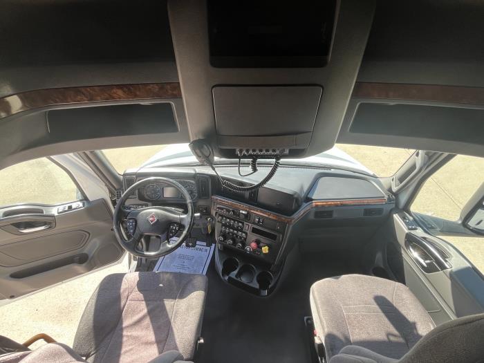 2022 International LT625-21