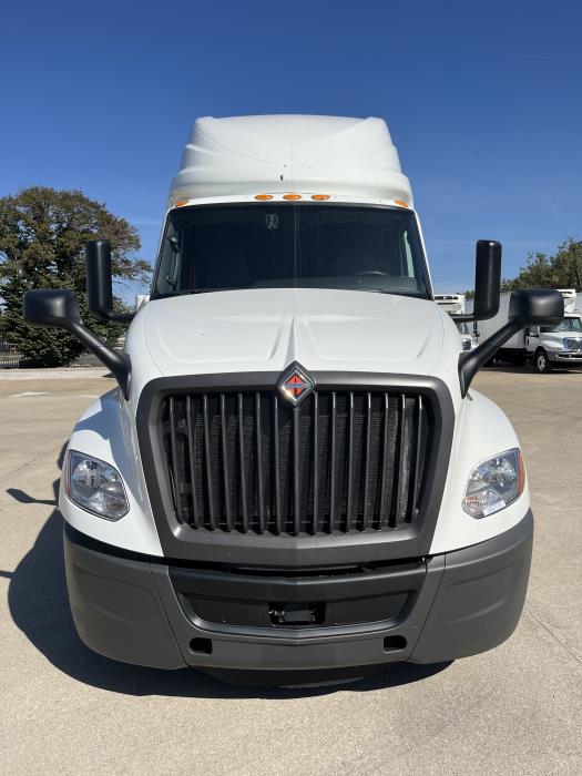 2023 International LT625-8