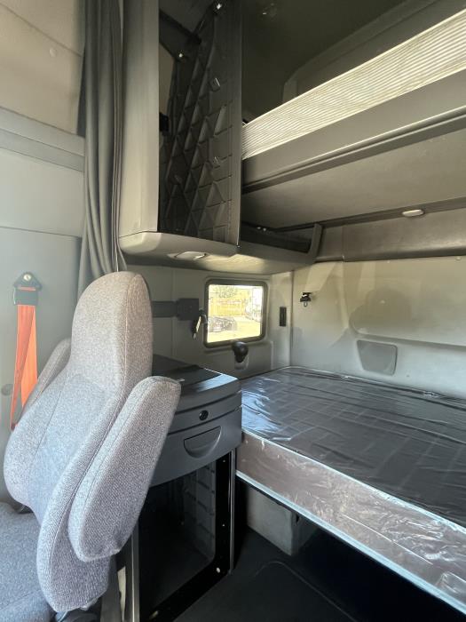 2023 International LT625-16