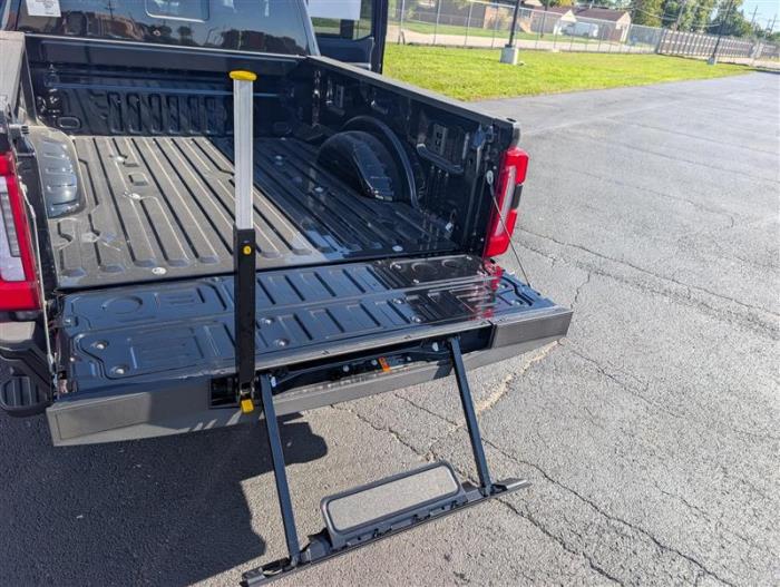 2027 Ford F-350-8