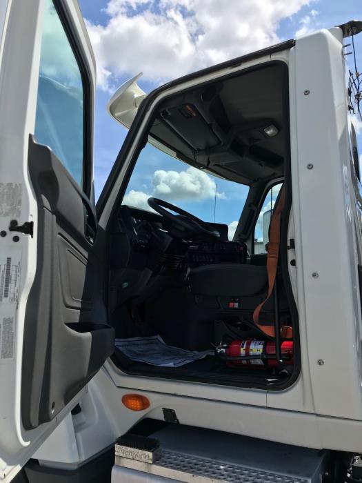 2020 International LT625-8