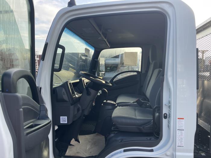 2027 Isuzu NRR-7