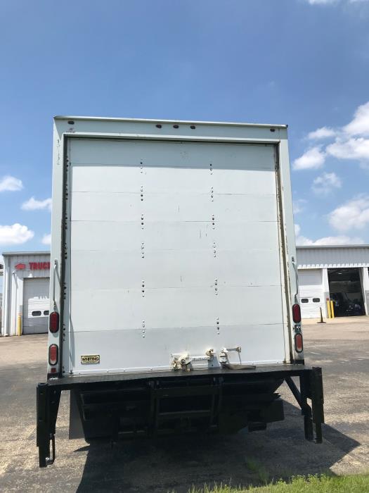 2019 Isuzu NRR-11