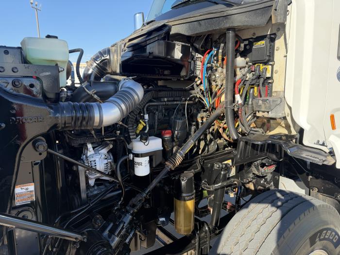 2021 Peterbilt 567-15