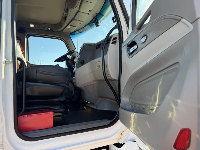 2021 Peterbilt 567-21