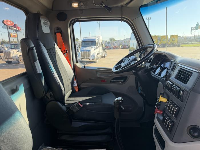 2021 Peterbilt 567-22