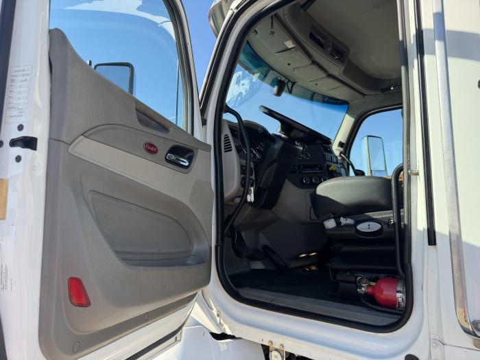 2021 Peterbilt 567-23