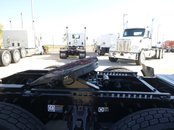 2023 Peterbilt 579-8