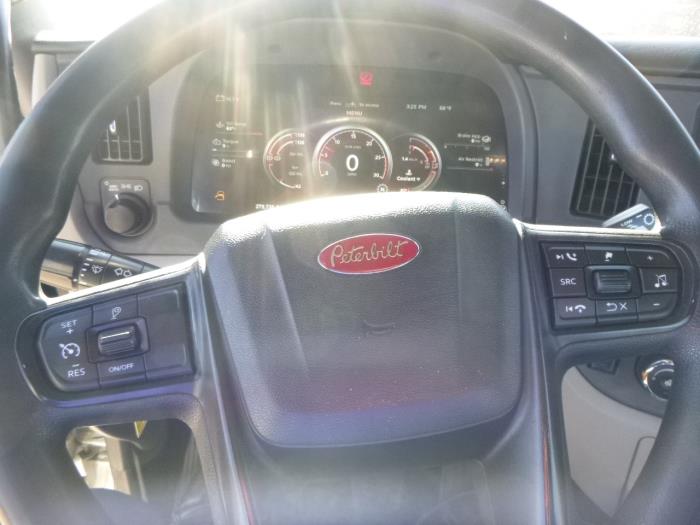 2023 Peterbilt 579-17