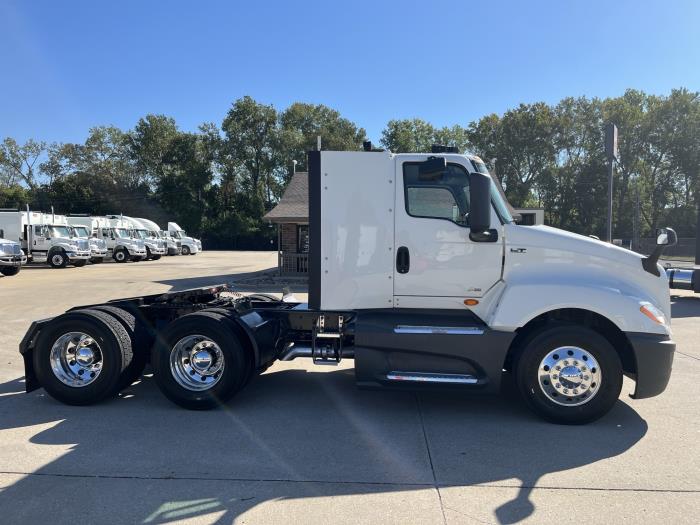 2021 International LT625-6