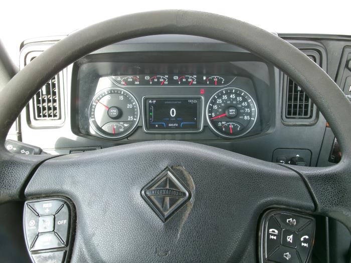 2019 International LT625-8