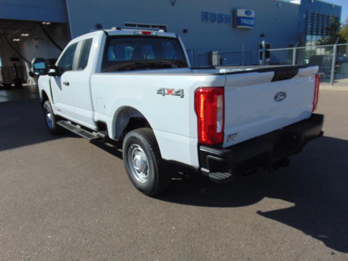 2027 Ford F-250-2