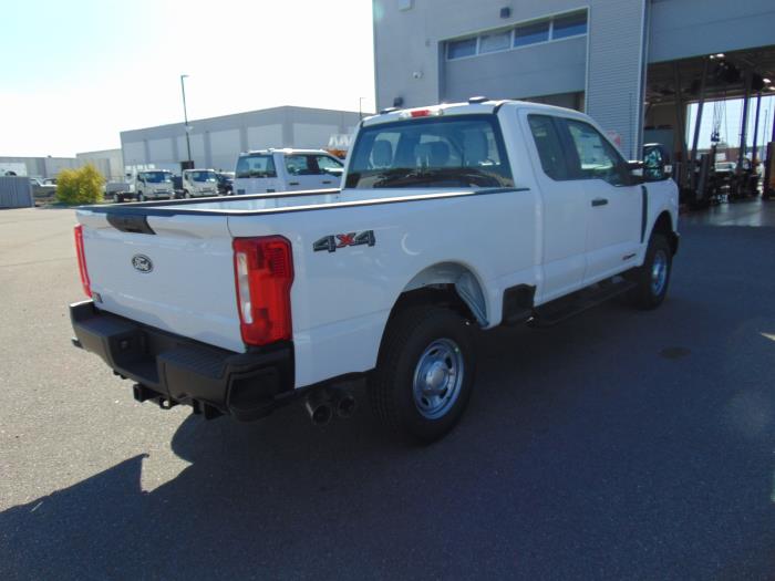 2027 Ford F-250-4