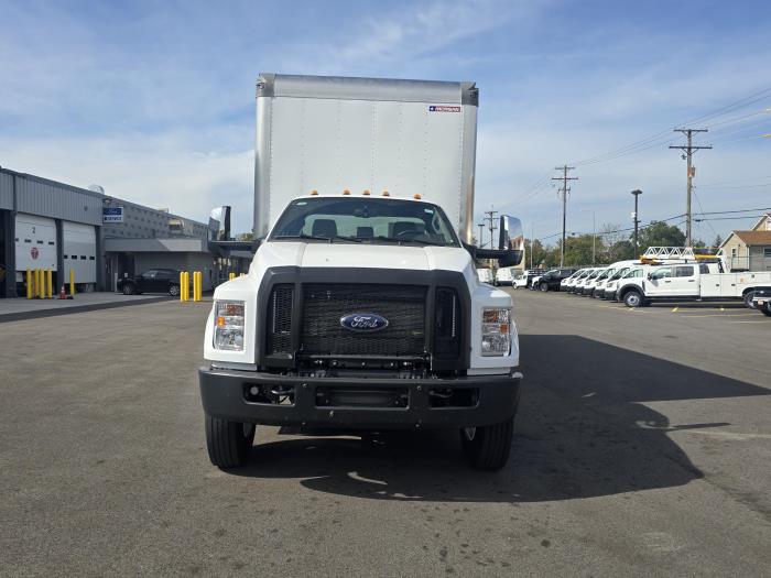 2027 Ford F-750-2