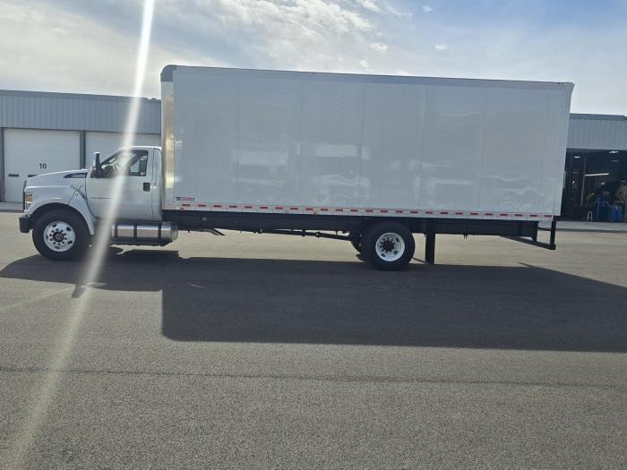 2027 Ford F-750-4
