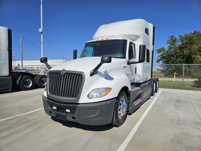 2022 International LT625-1