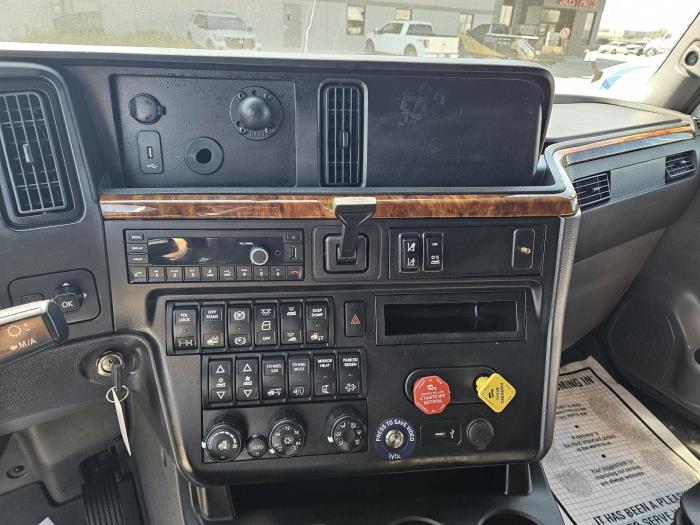 2022 International LT625-9