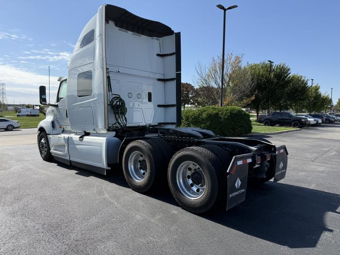 2027 International LT625-6