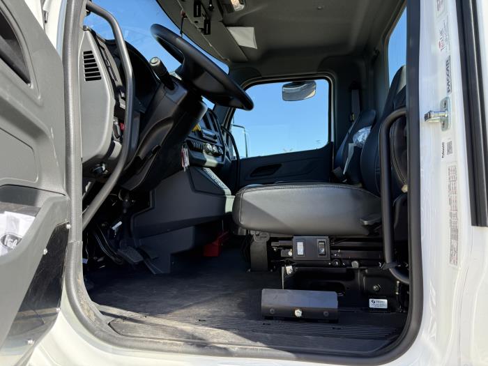 2027 Peterbilt 548-37