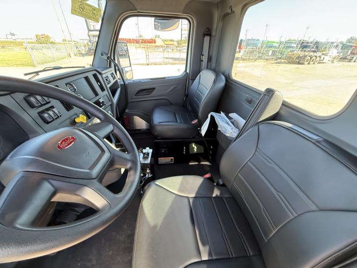 2027 Peterbilt 548-39
