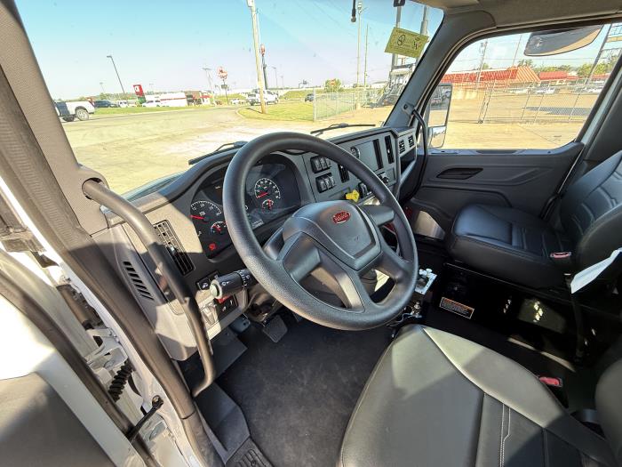 2027 Peterbilt 548-40