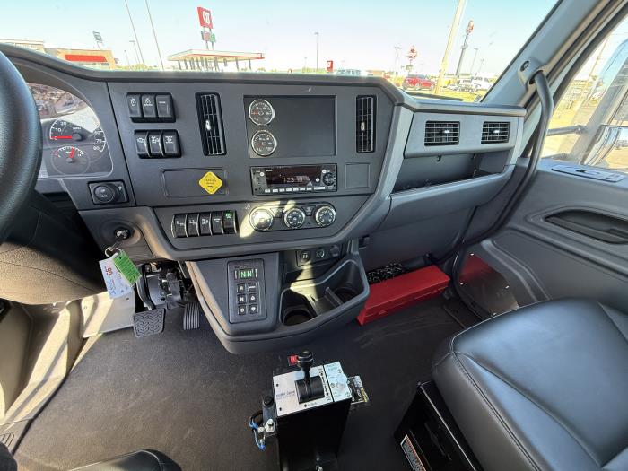 2027 Peterbilt 548-41