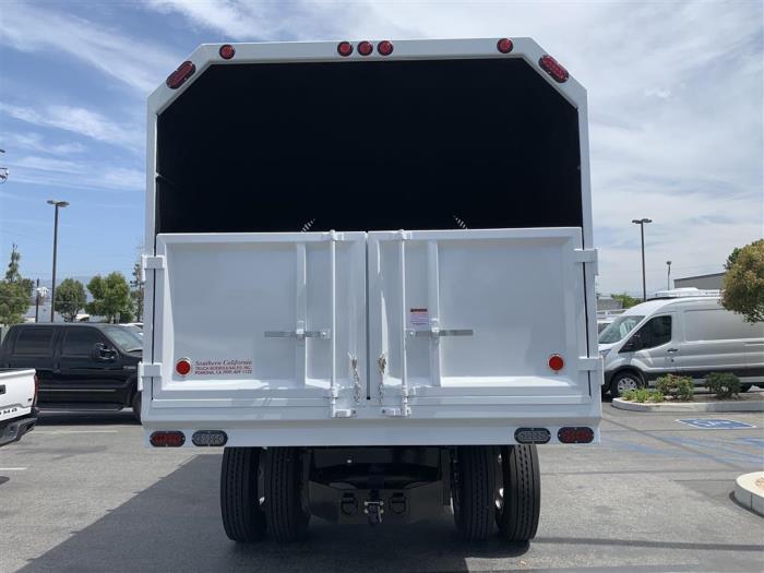 2027 Ford F-650-4