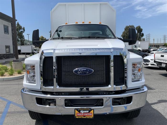2027 Ford F-650-8