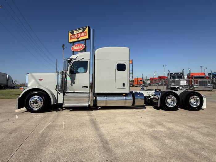 2027 Peterbilt 589-7