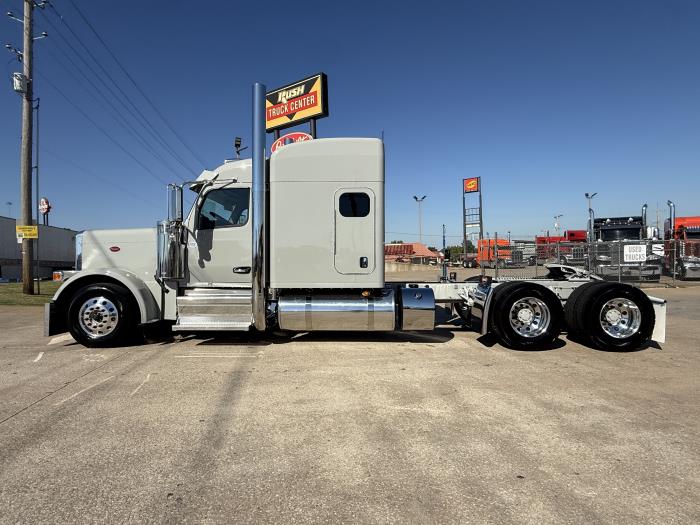 2027 Peterbilt 589-8