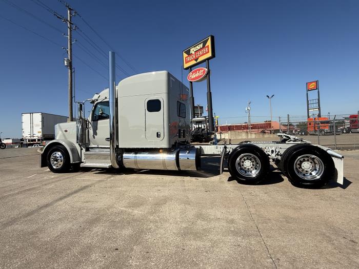 2027 Peterbilt 589-10