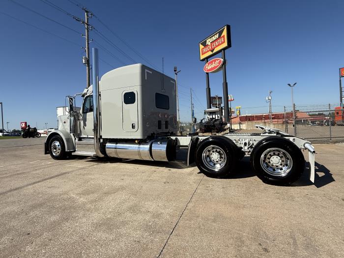 2027 Peterbilt 589-11