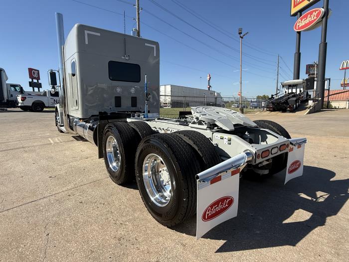 2027 Peterbilt 589-14